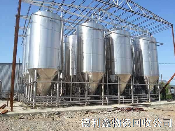 啤酒廠設(shè)備回收，啤酒設(shè)備回收，不銹鋼儲罐回收